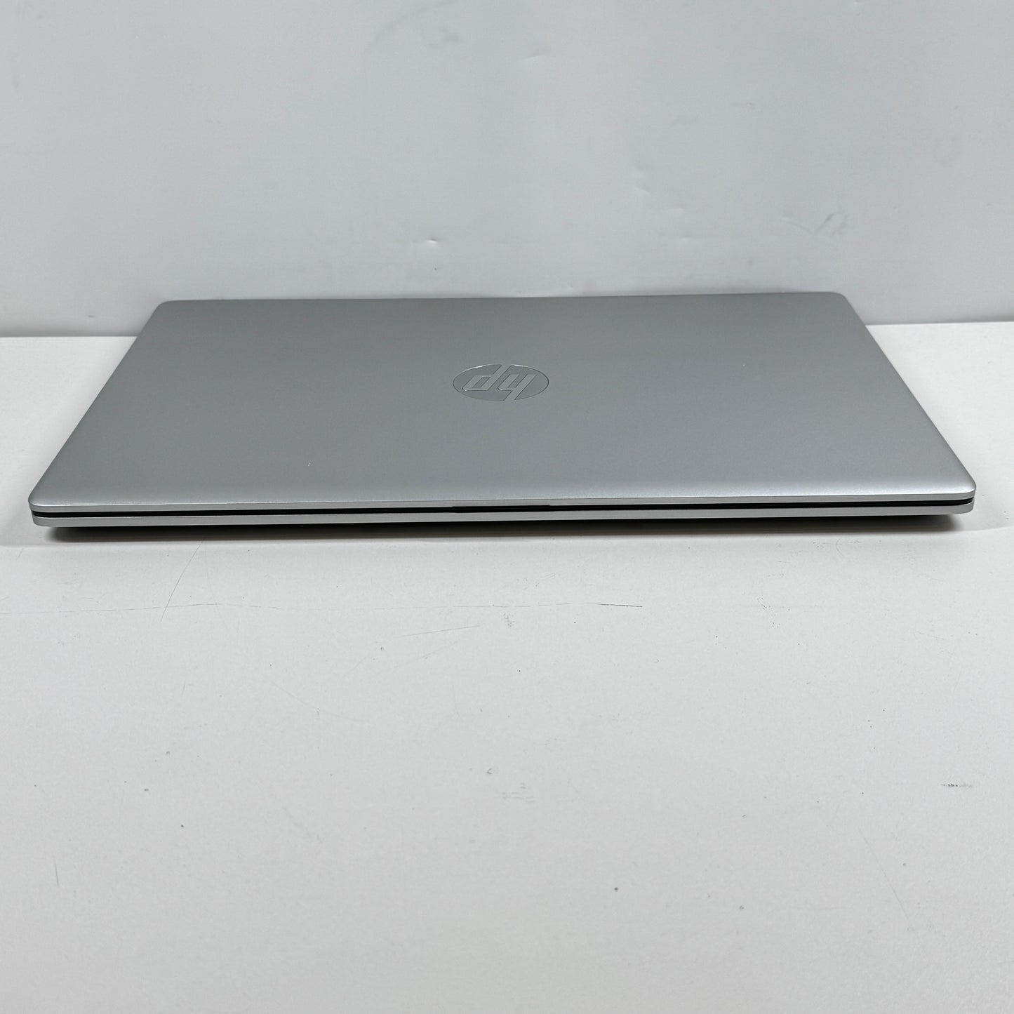 HP Laptop 17-cp2033dx 17.3" Ryzen 3 7320U 2.4GHz 8GB RAM 256GB SSD Win 11