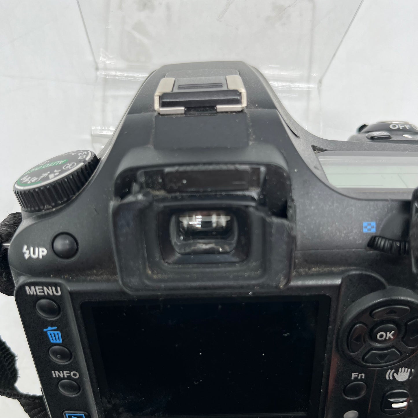 Broken Pentax K100D 6.1MP K-Mount Digital SLR DSLR Camera 4130 Shutter Count