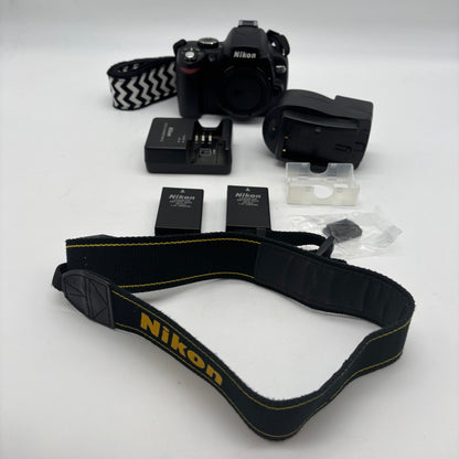 Nikon D60 10.2MP Digital SLR DSLR Camera 4566 Shutter Count