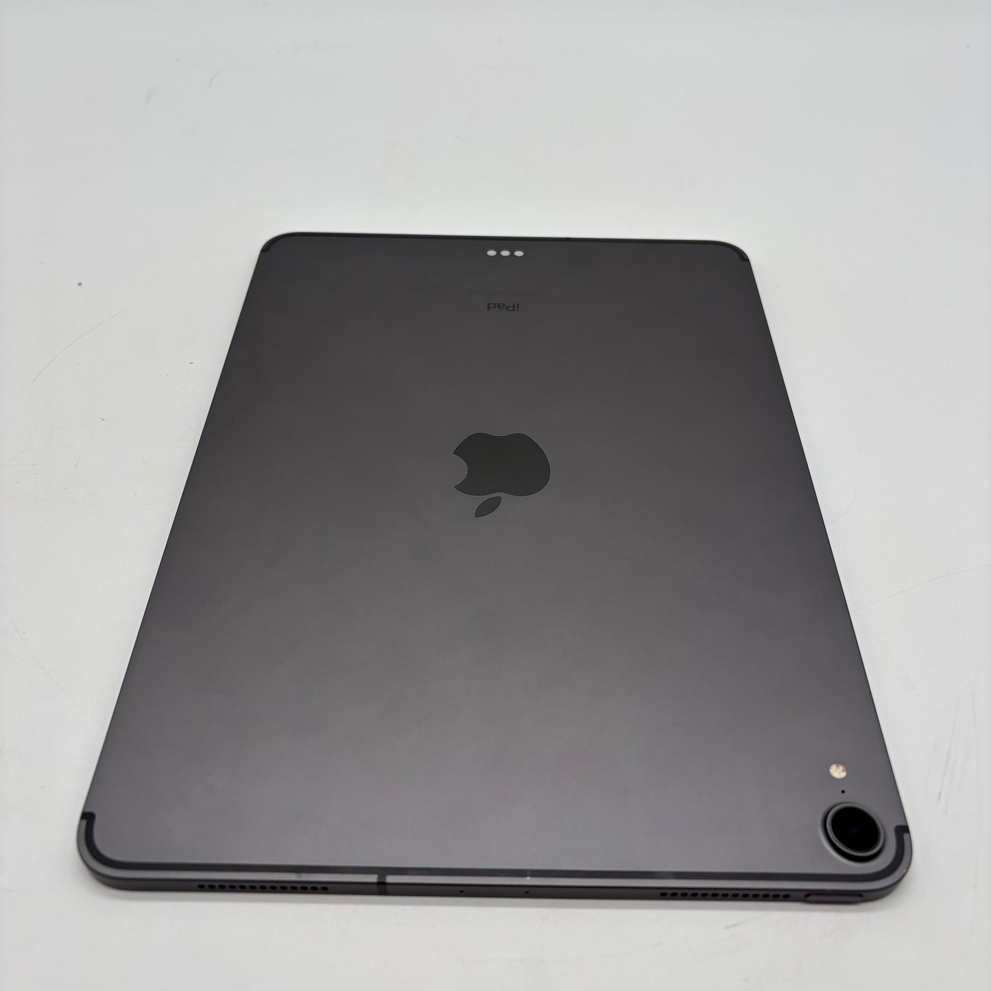 Unlocked Apple iPad Pro 11" 1st Gen 64GB Space Gray MU0P2LL/A