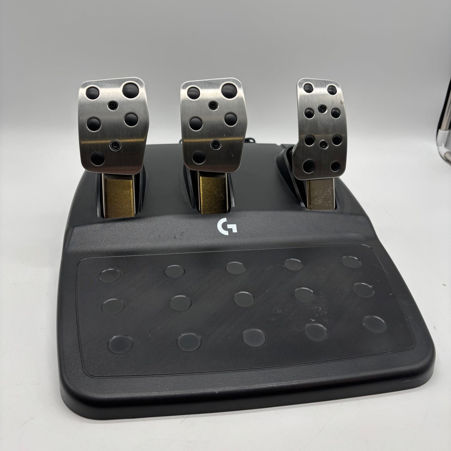 Logitech G923 Steering Wheel and Pedals For Xbox One & PC 841-000060