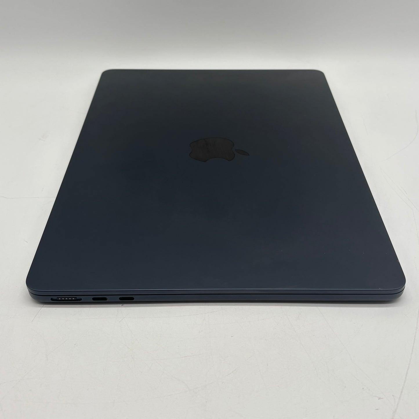 2022 Apple MacBook Air 13.6" M2 8C GPU 3.5GHz 8GB RAM 256GB SSD A2681