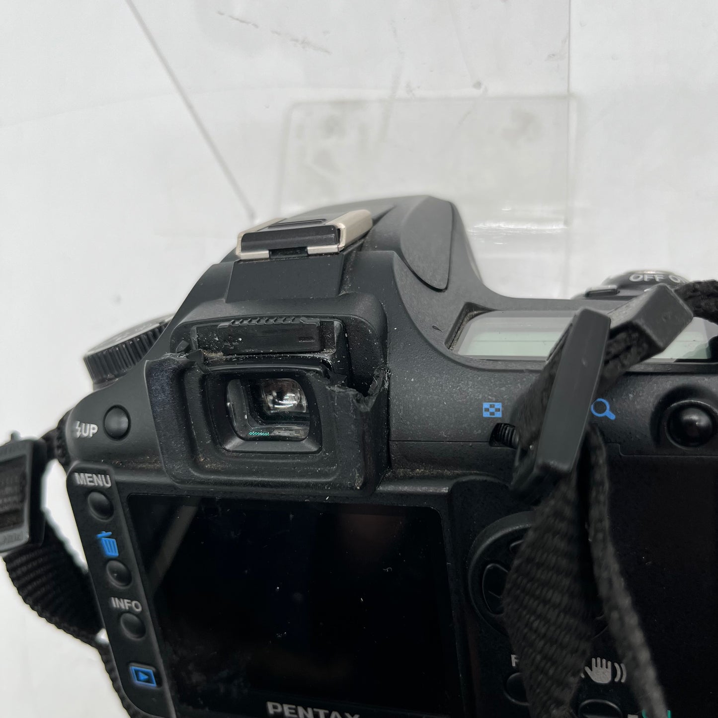Broken Pentax K100D 6.1MP K-Mount Digital SLR DSLR Camera 4130 Shutter Count