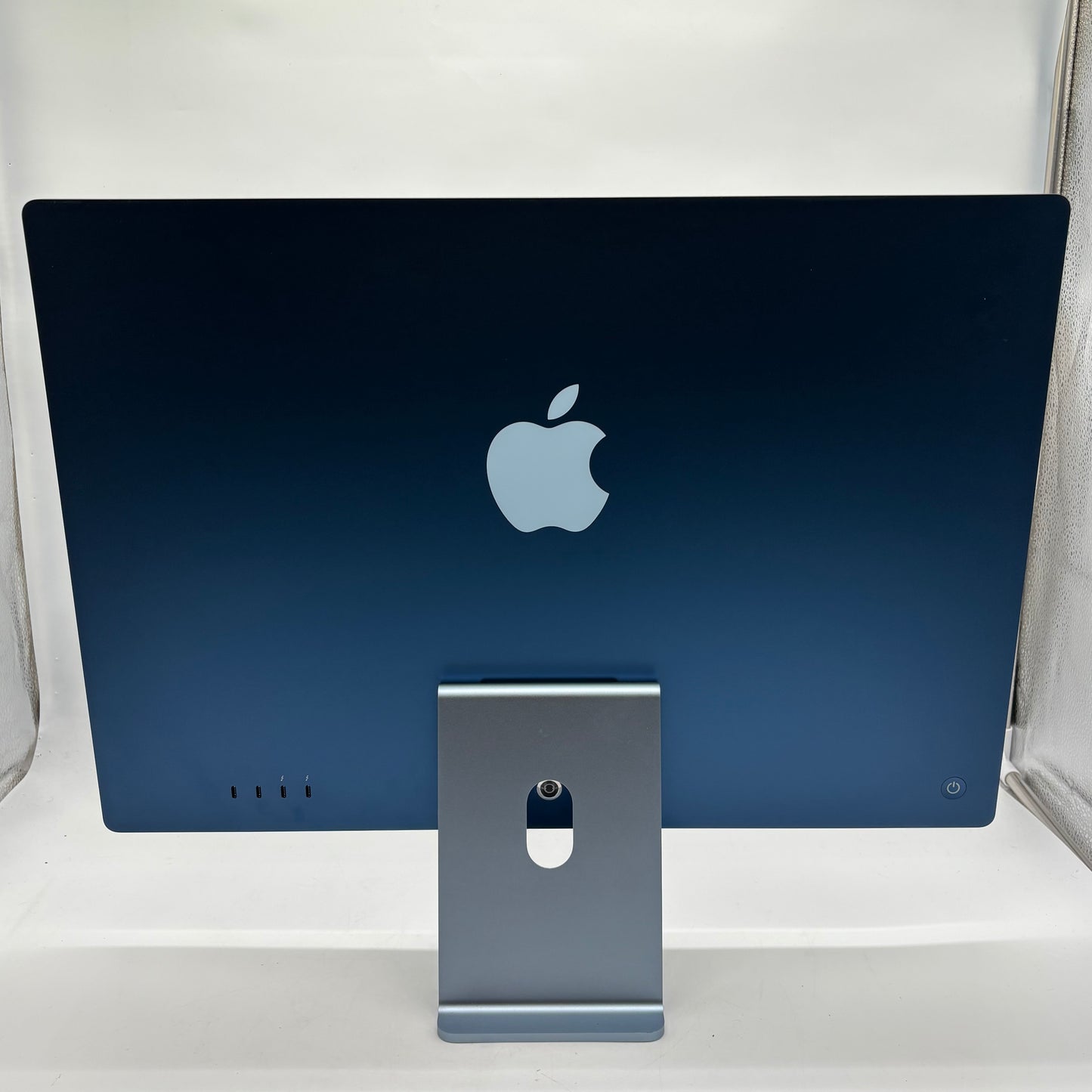 2021 Apple iMac 24" M1 8 Core 3.2GHz 8GB RAM 256GB SSD Blue MGPK3LL/A