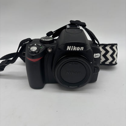 Nikon D60 10.2MP Digital SLR DSLR Camera 4566 Shutter Count
