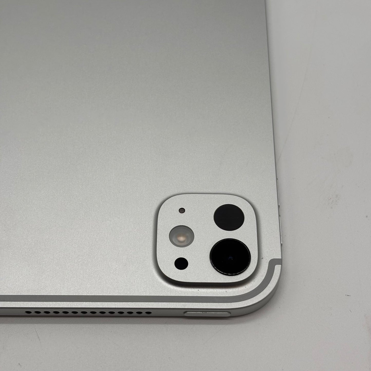 Unlocked Apple iPad Pro 13" M4 1TB Silver Nano-Texture Screen