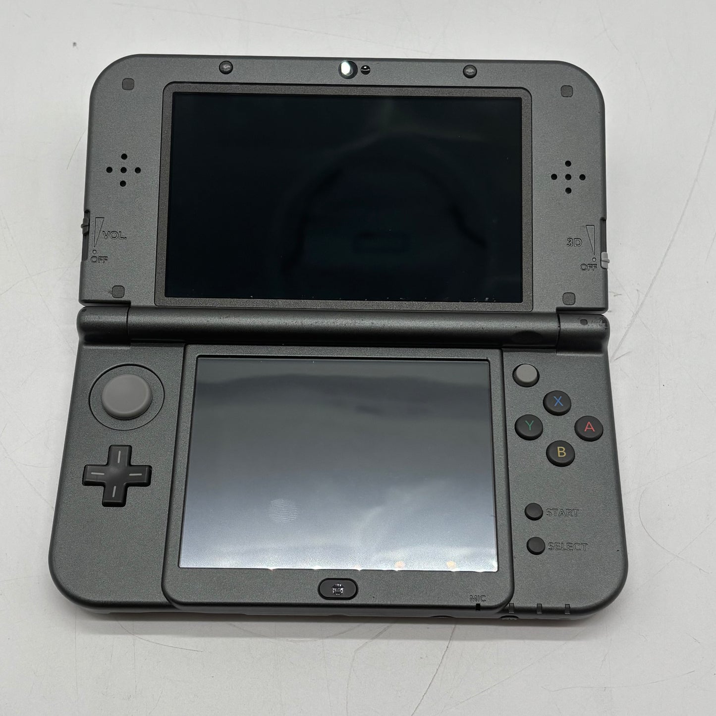 New Nintendo 3DS XL Handheld Game Console RED-001 Black