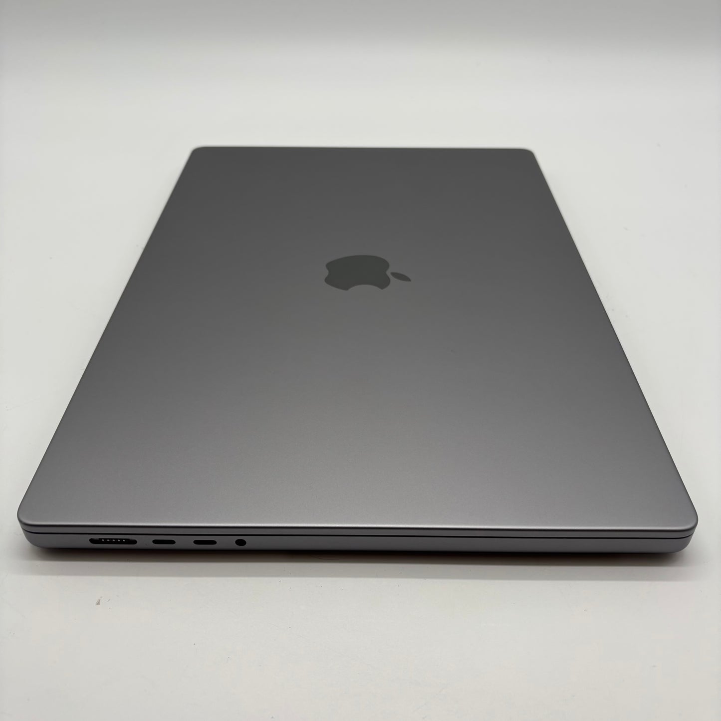 2021 Apple MacBook Pro 16" M1 Max 10C GPU 3.2GHz 32GB RAM 1TB SSD A2485