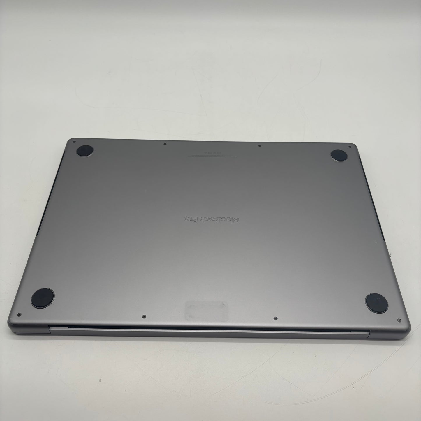 2021 Apple MacBook Pro 16" M1 Pro 16 Core 3.2GHz 16GB RAM 512GB SSD A2485