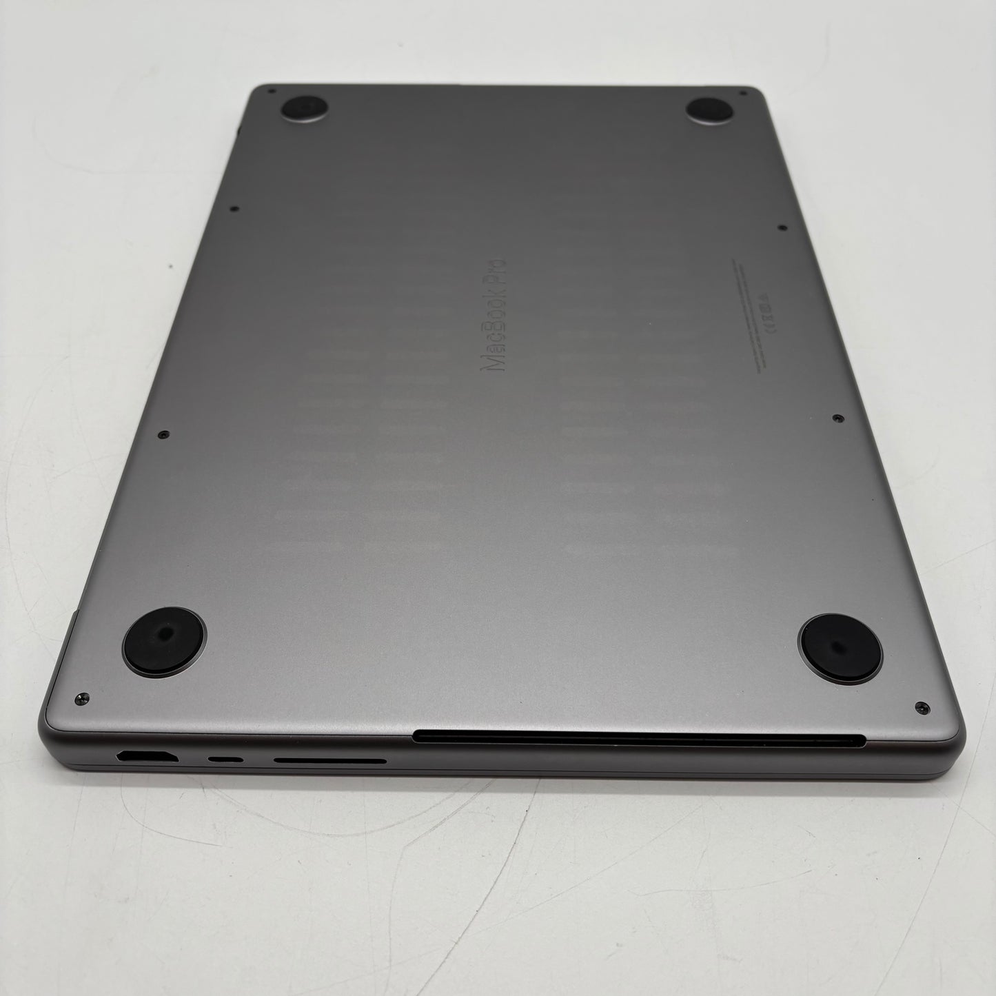 2021 Apple MacBook Pro 14" M1 Pro 14C GPU 3.2GHz 16GB RAM 512GB SSD A2442