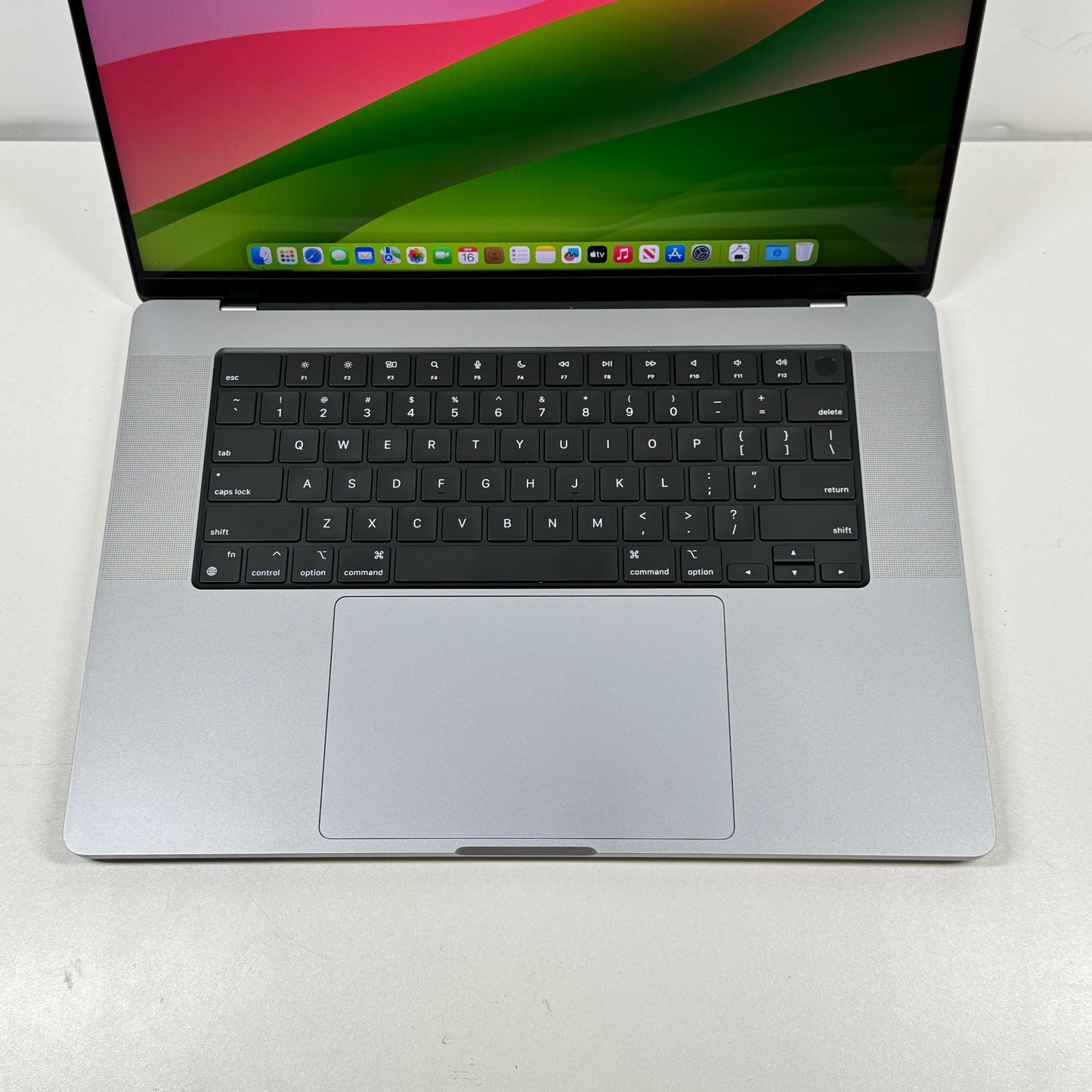 2021 Apple MacBook Pro 16" M1 Pro 16C GPU 3.2GHz 16GB RAM 512GB SSD MK183LL/A