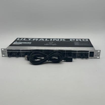 Behringer Ultralink Pro  Splitter/Mixer MX882