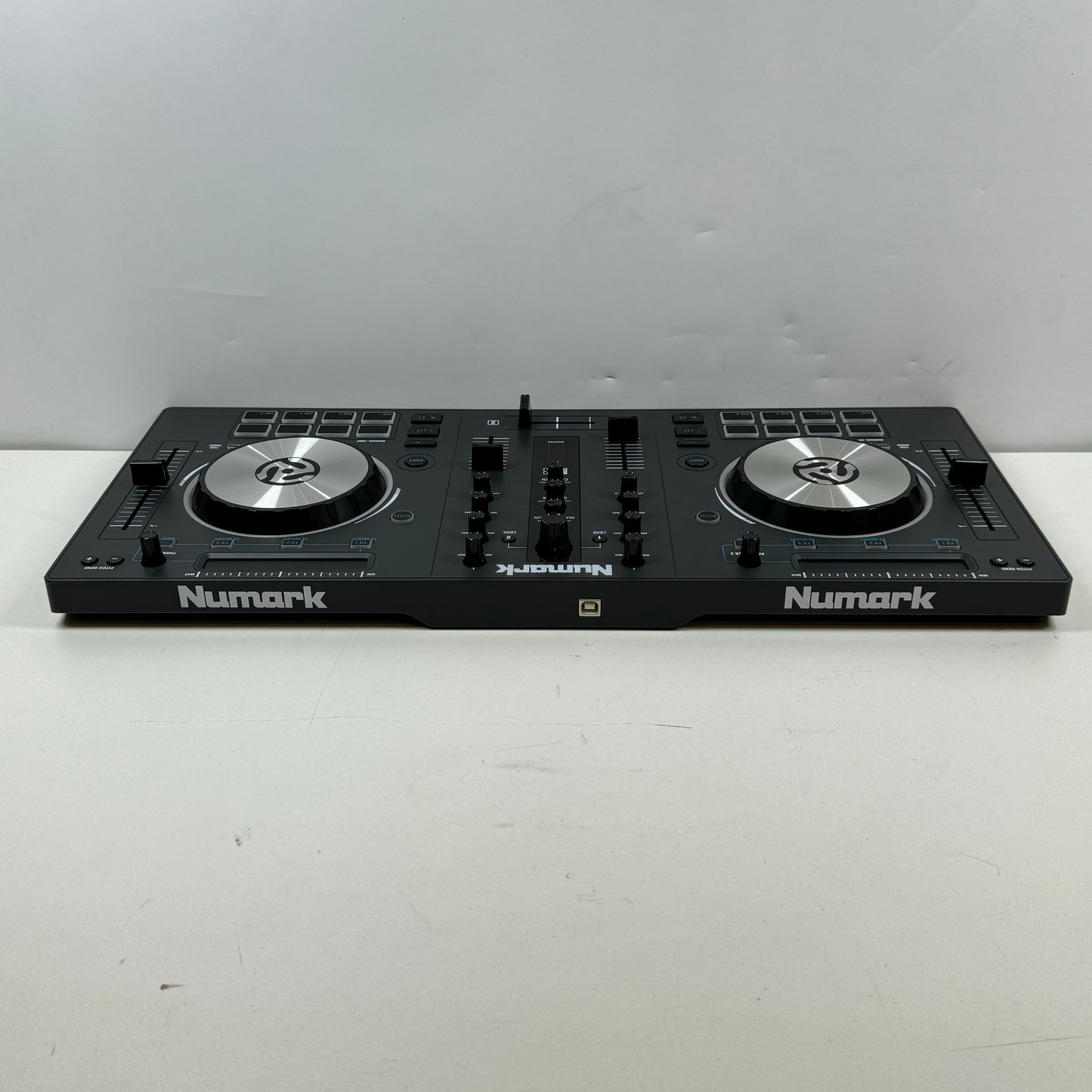 Numark Mixtrack 3 MT3 All-In-One 2-Deck DJ Controller for Serato DJ