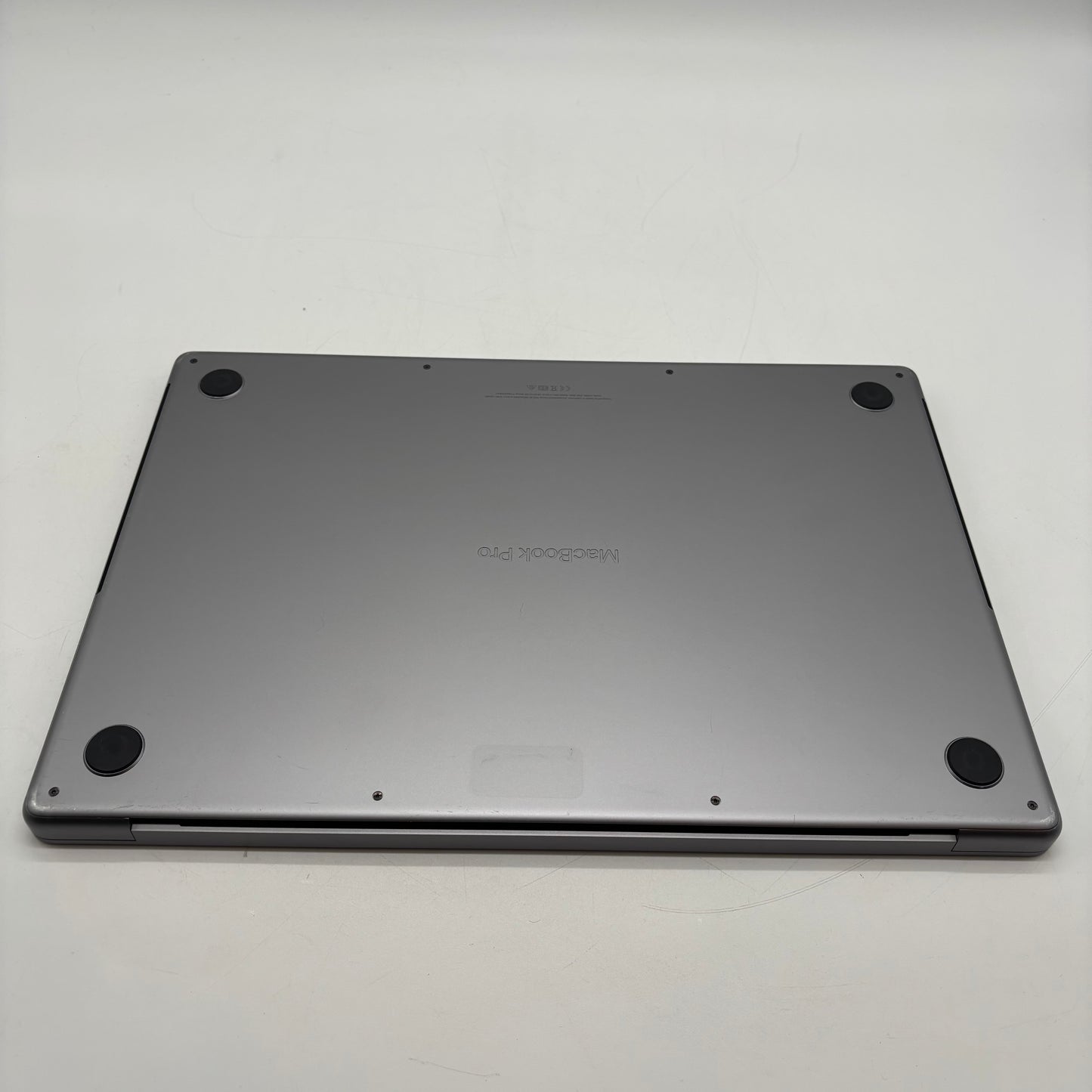 2021 Apple MacBook Pro 16" M1 Pro 16 Core 3.2GHz 16GB RAM 512GB SSD A2485