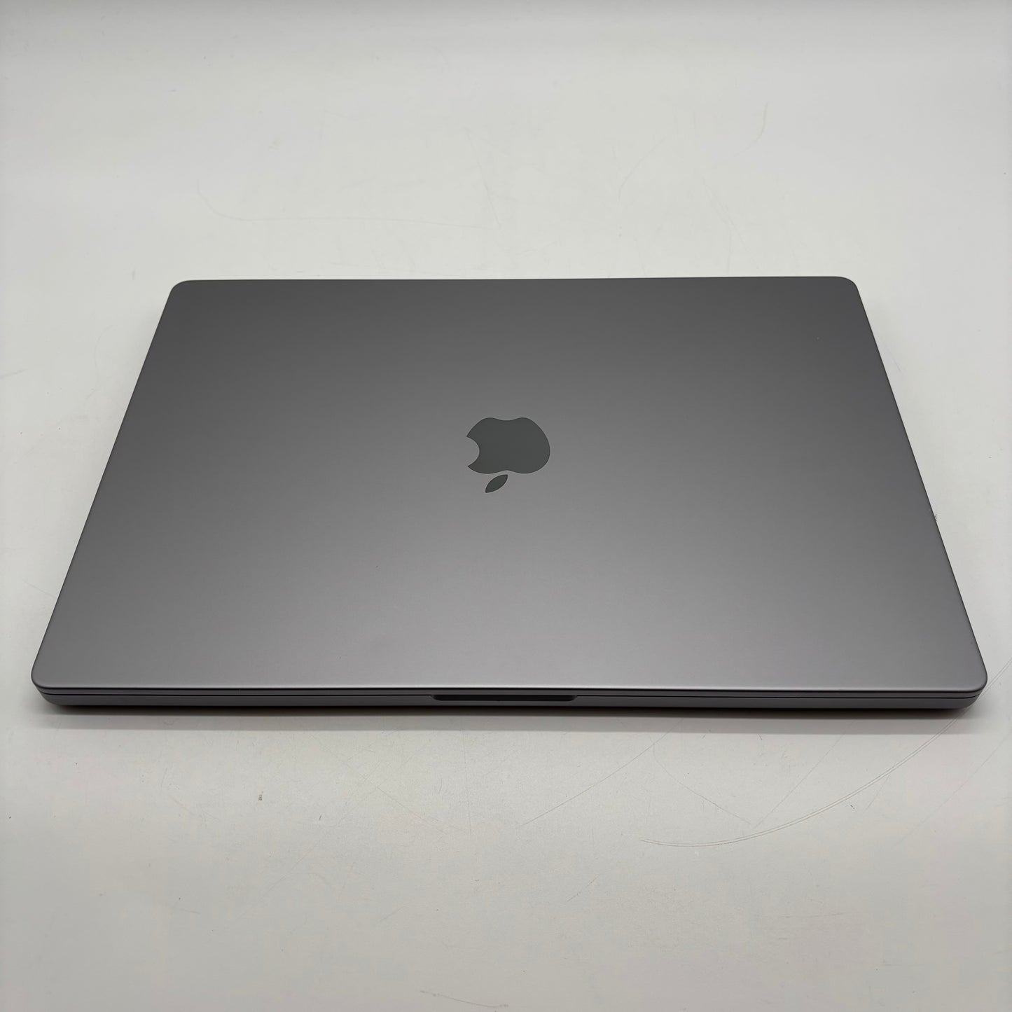 2021 Apple MacBook Pro 16" M1 Pro 16 Core 3.2GHz 16GB RAM 512GB SSD A2485