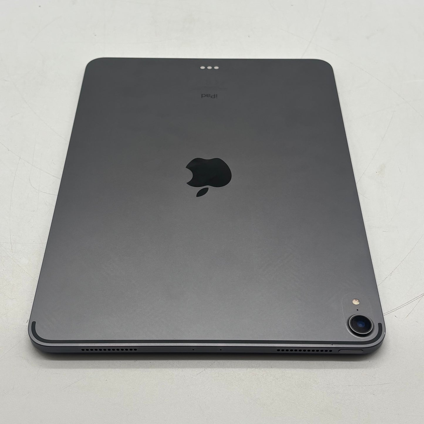 WiFi Only Apple iPad Pro 11" 1st Gen 256GB Space Gray MTXQ2LZ/A