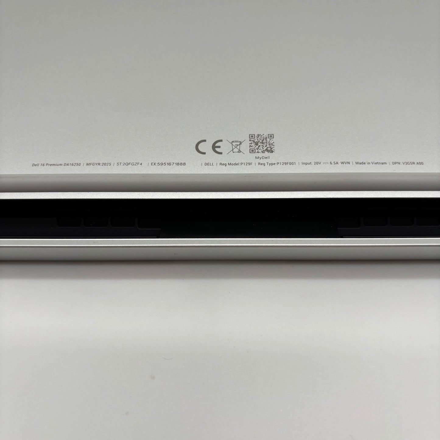 Dell 16 DA16250 16" Core Ultra 7 255H 2.0GHz 16GB RAM 2TB SSD Arc 140T