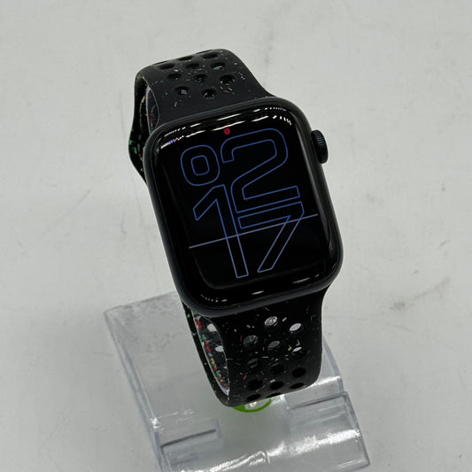 Unlocked Apple Watch SE 3 44MM Midnight Black Nike Sport Band MEQ44LW/A