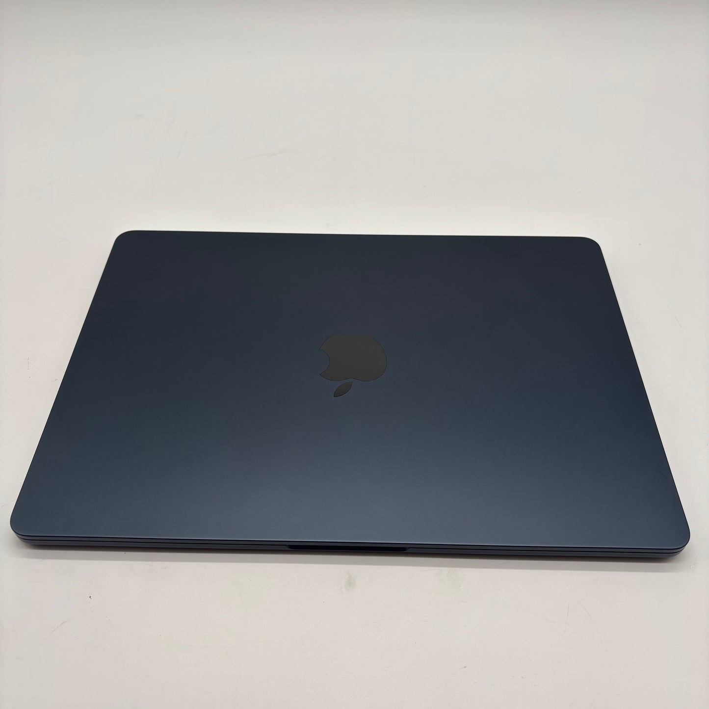 2024 Apple MacBook Air 13.6" M3 8C GPU 4.0GHz 8GB RAM 256GB SSD A3113