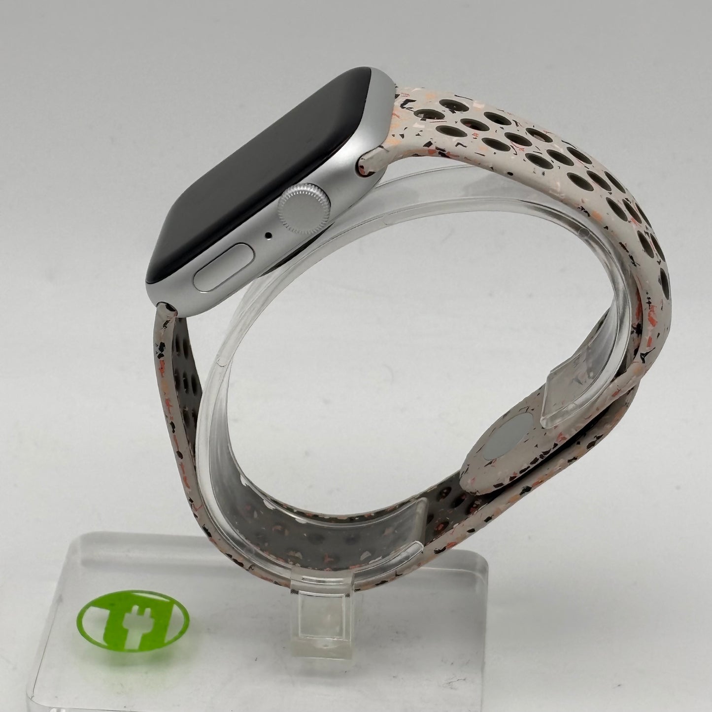 GPS Only Apple Watch SE 2nd Gen 44MM Silver Aluminum White Nike Sport Band 