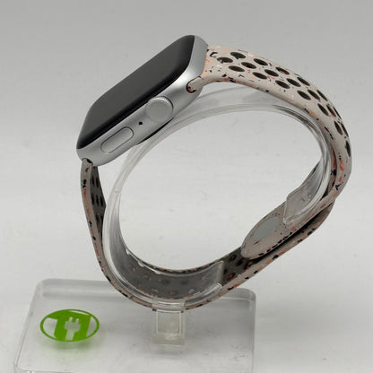 GPS Only Apple Watch SE 2nd Gen 44MM Silver Aluminum White Nike Sport Band 