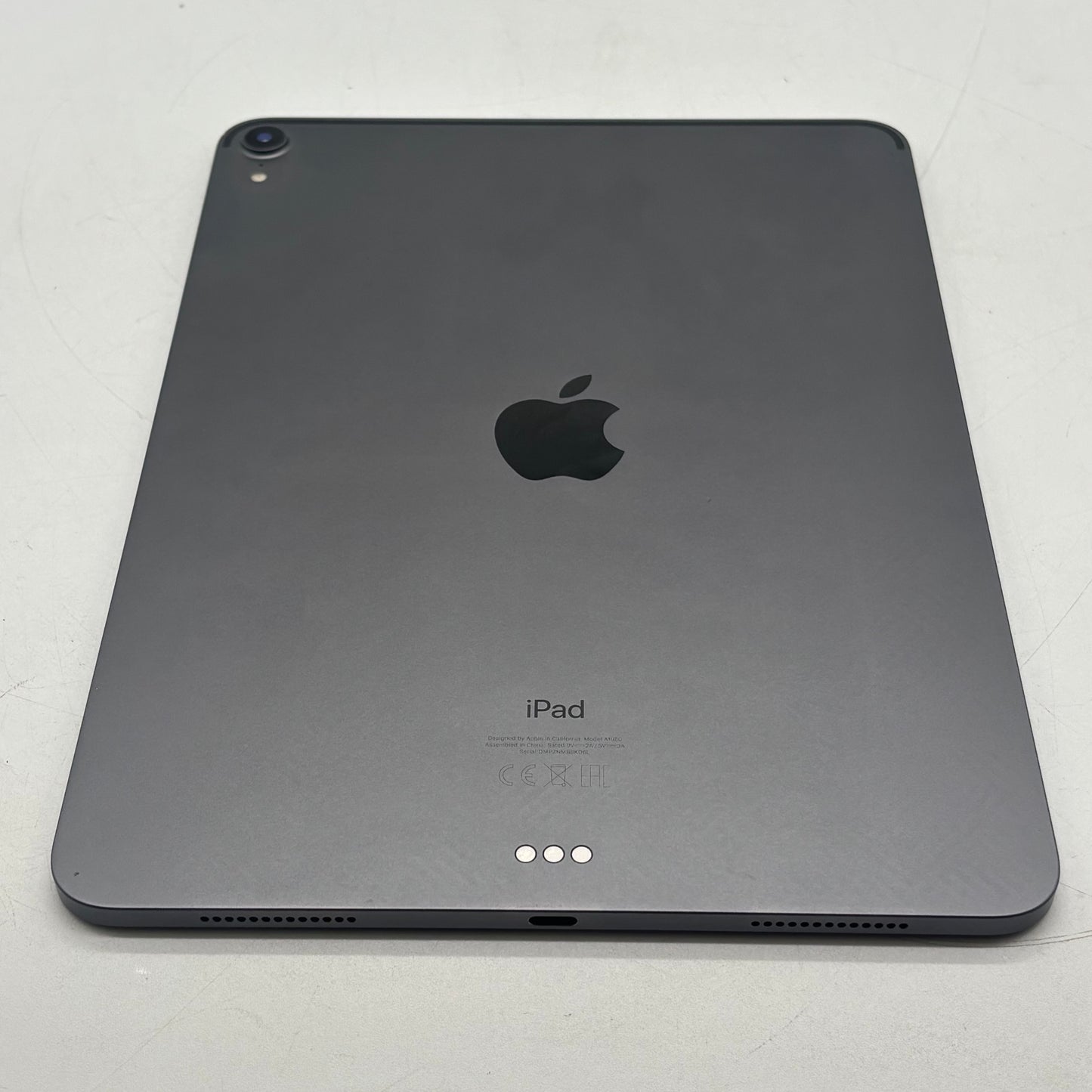 WiFi Only Apple iPad Pro 11" 1st Gen 256GB Space Gray MTXQ2LZ/A