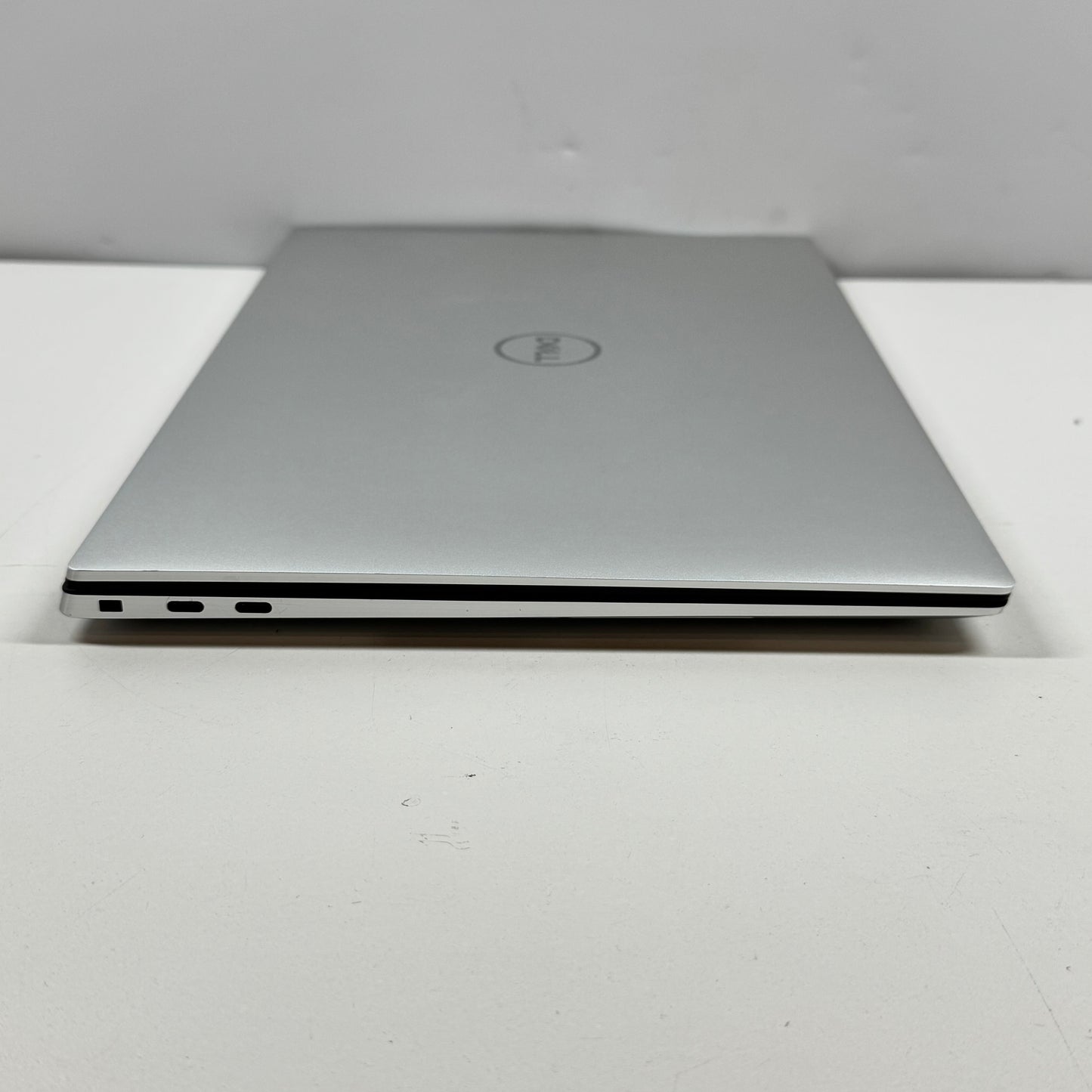 Dell XPS 15 9520 15.6" i7-12700H 2.3GHz 16GB RAM 512GB SSD GeForce RTX 3050