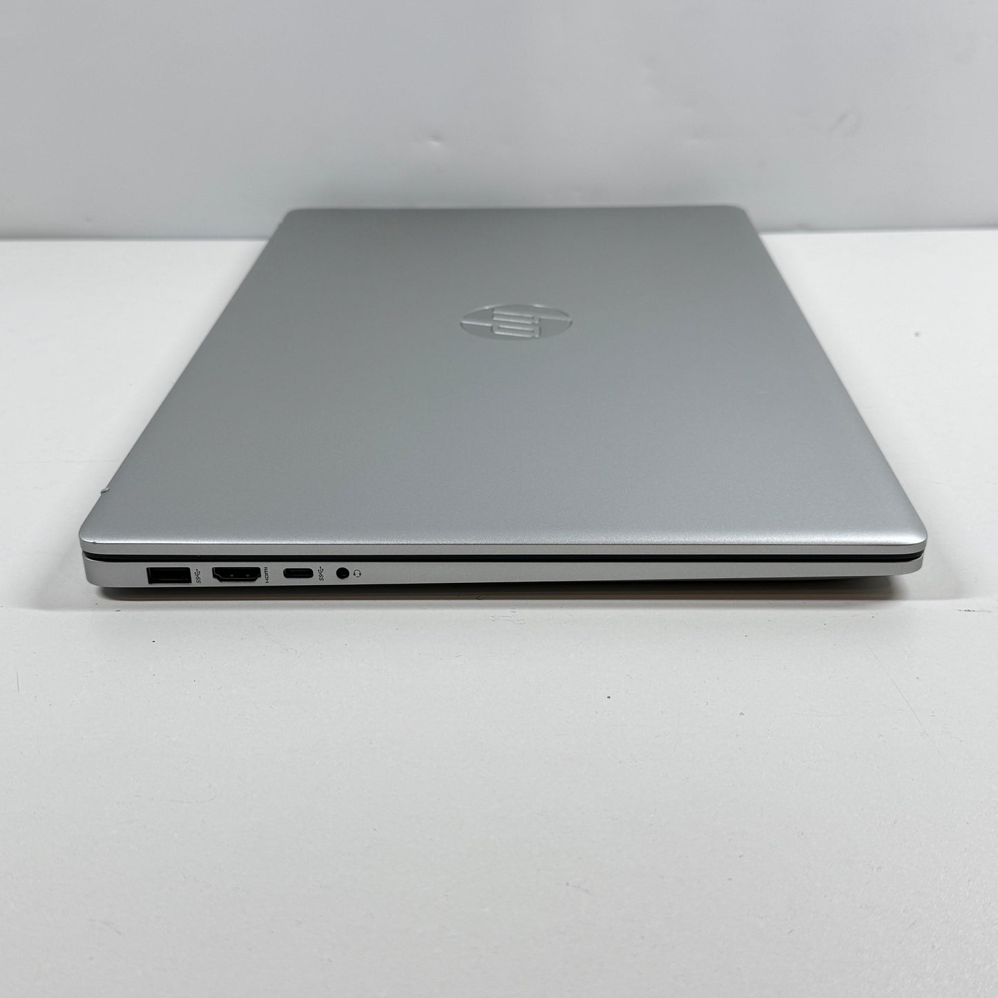 HP Laptop 17-cp2033dx 17.3" Ryzen 3 7320U 2.4GHz 8GB RAM 256GB SSD Win 11