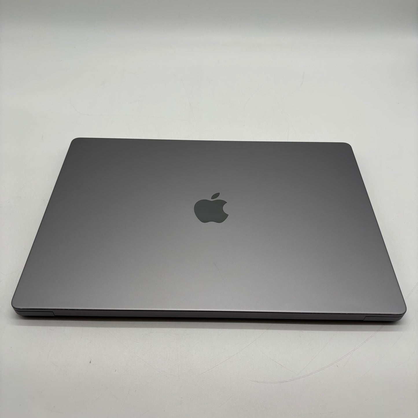 2021 Apple MacBook Pro 16" M1 Pro 16 Core 3.2GHz 16GB RAM 512GB SSD A2485