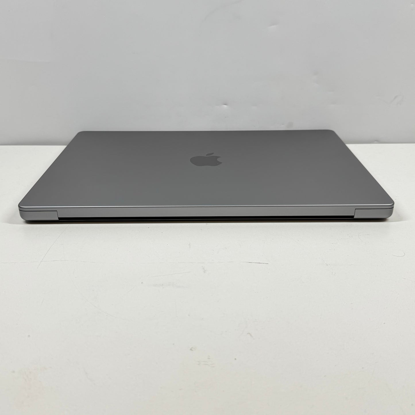 2021 Apple MacBook Pro 16" M1 Pro 16C GPU 3.2GHz 16GB RAM 512GB SSD MK183LL/A