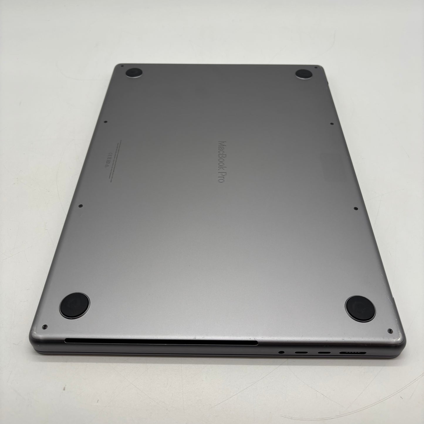 2021 Apple MacBook Pro 16" M1 Pro 16 Core 3.2GHz 16GB RAM 512GB SSD A2485