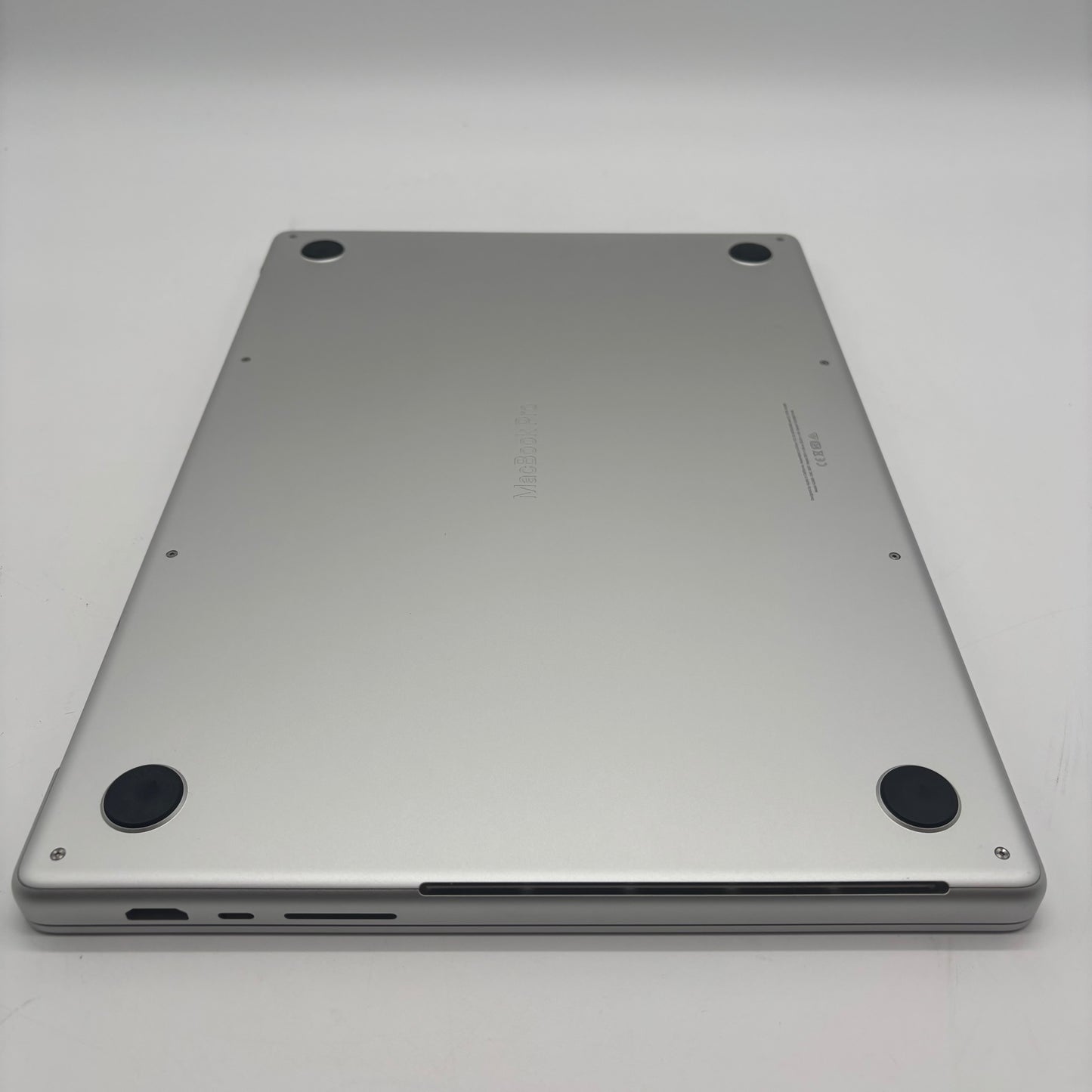 2021 Apple MacBook Pro 16" M1 Pro 3.2GHz 16GB RAM 512GB SSD Silver