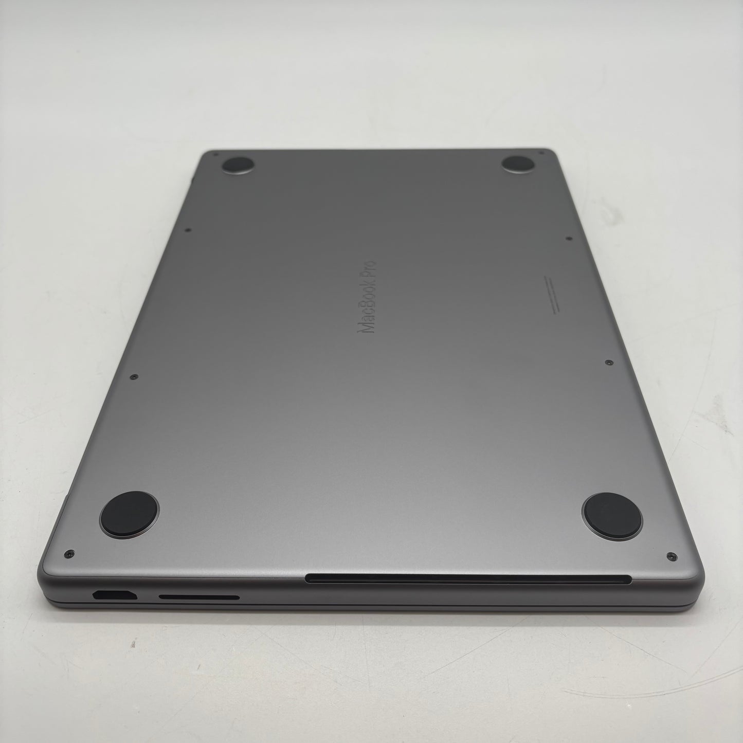 2023 Apple MacBook Pro 14" M3 10 Core 4.0GHz 8GB RAM 512GB SSD A2918