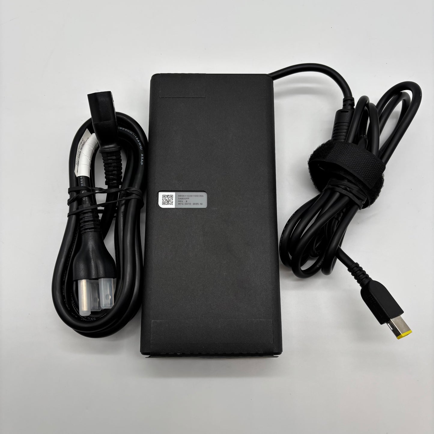 Lenovo Legion 7 Pro 16" Core Ultra 9 275HX 2.7GHz 64GB RAM 1TB SSD RTX 5090