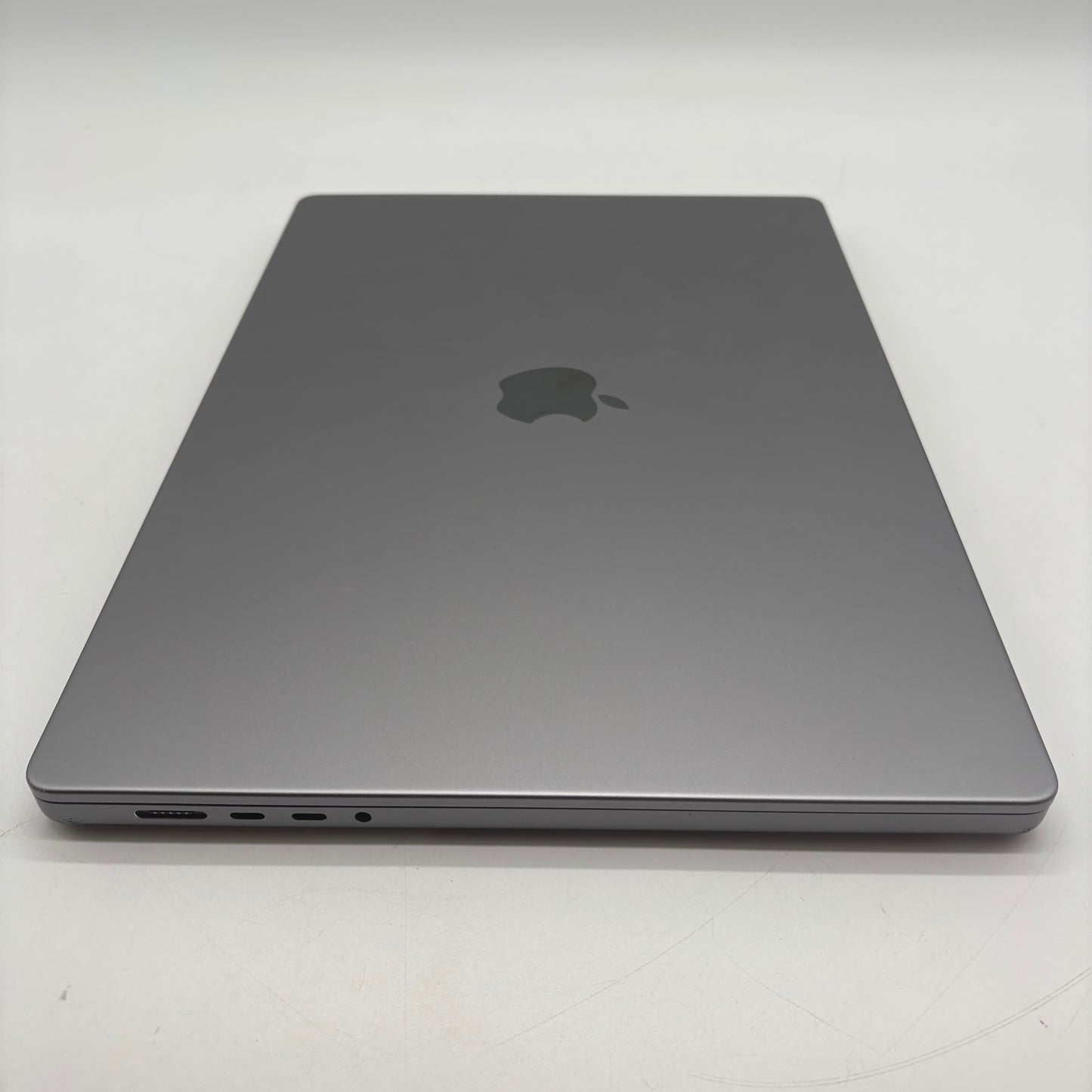 2021 Apple MacBook Pro 16" M1 Pro 16 Core 3.2GHz 16GB RAM 512GB SSD A2485