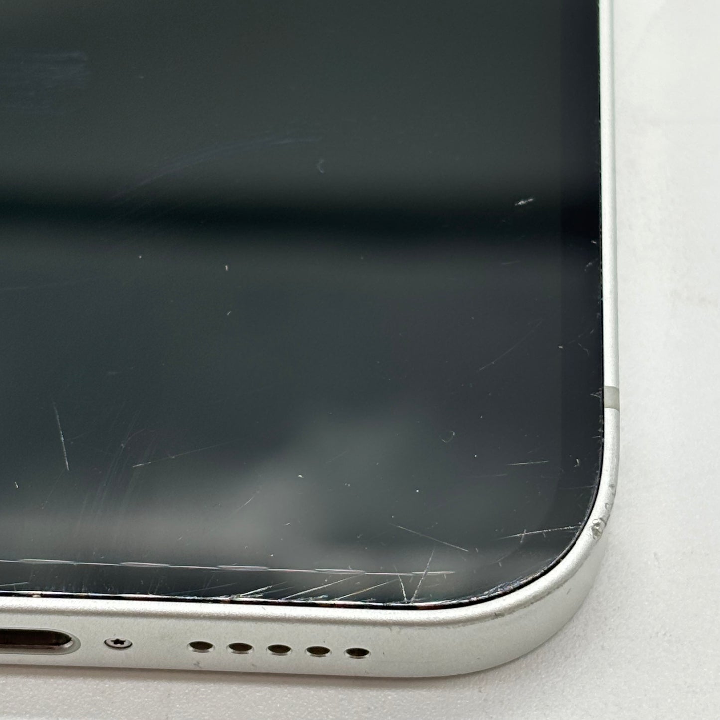 T-Mobile Apple iPhone 16e 128GB White MD0E4LL/A