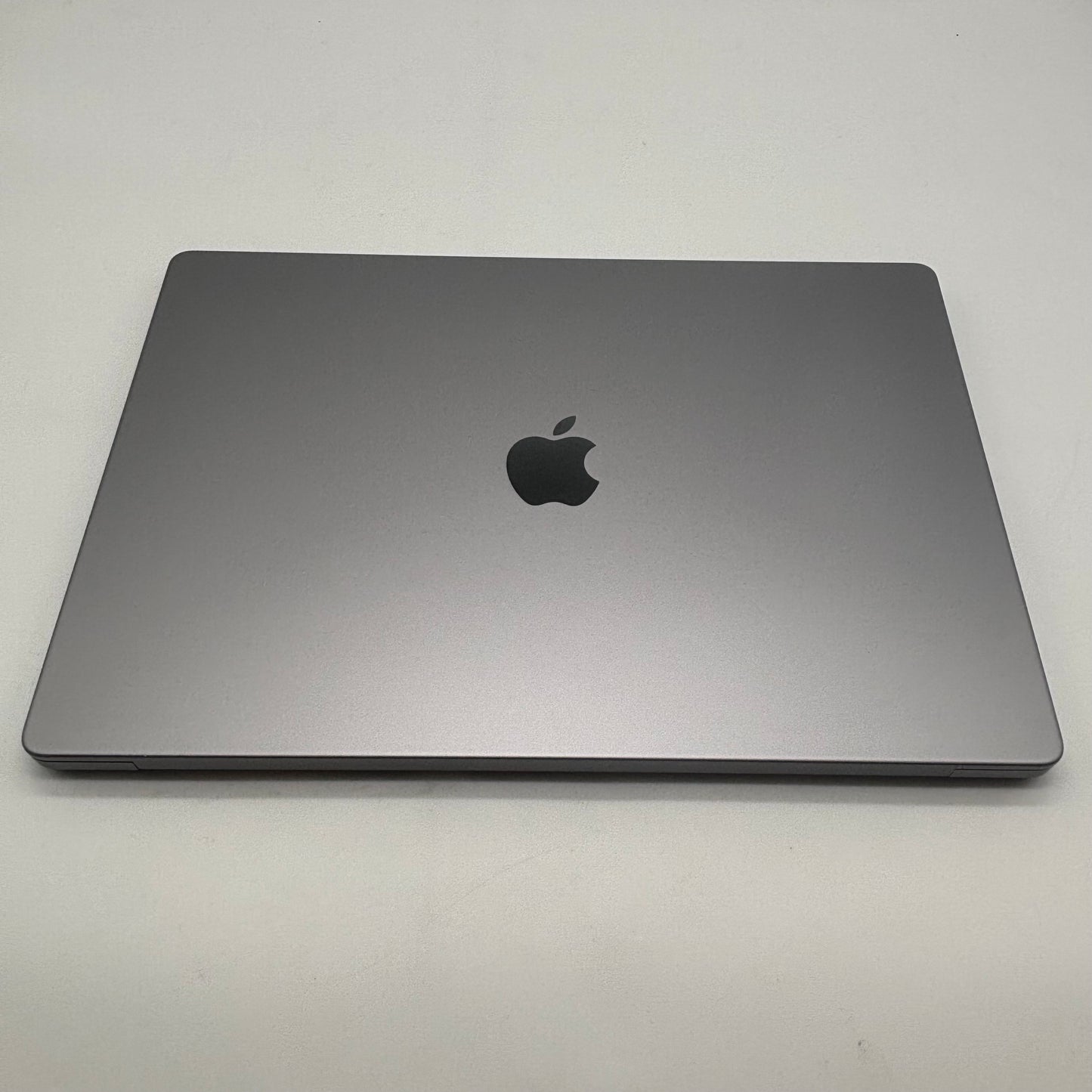 2021 Apple MacBook Pro 16" M1 Max 24 Core 3.2GHz 32GB RAM 1TB SSD A2485