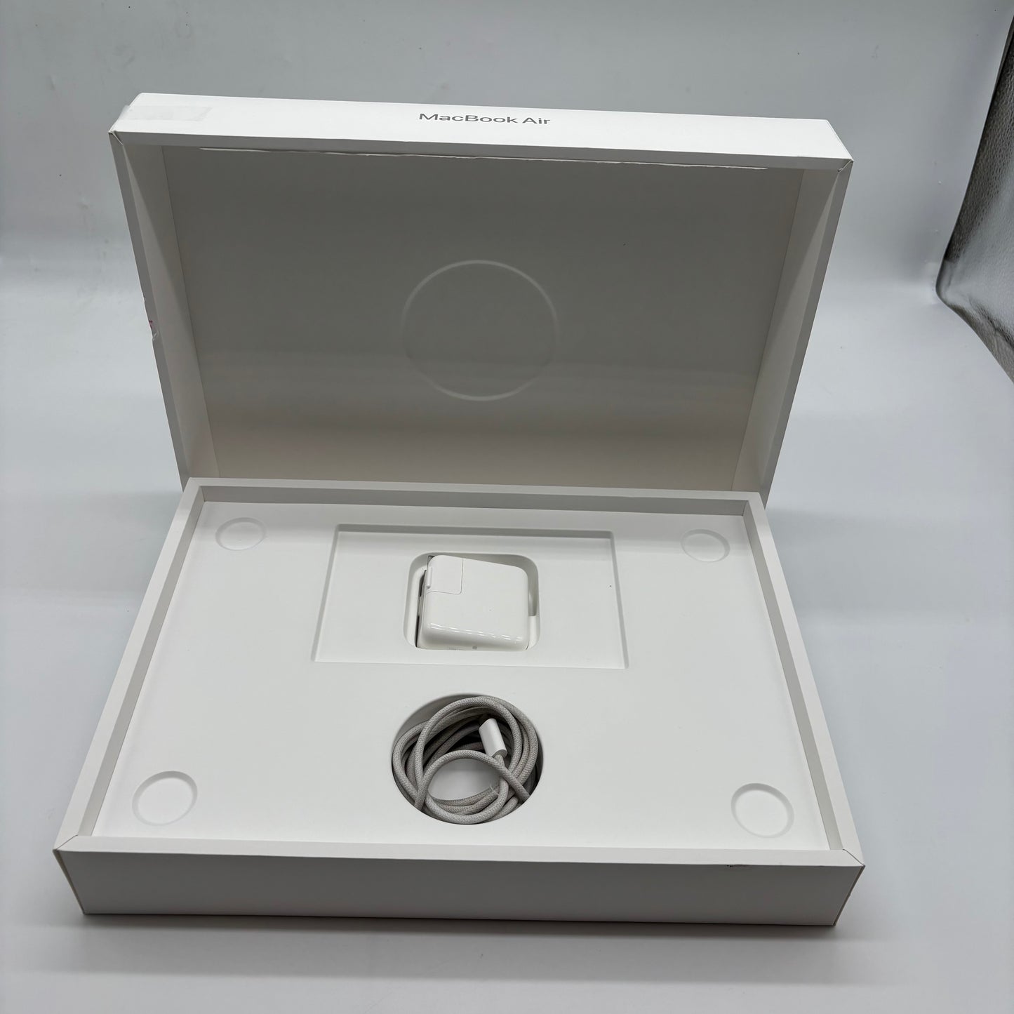 2025 Apple MacBook Air 13.6" M4 8 Core 4.5GHz 16GB RAM 256GB SSD A3240