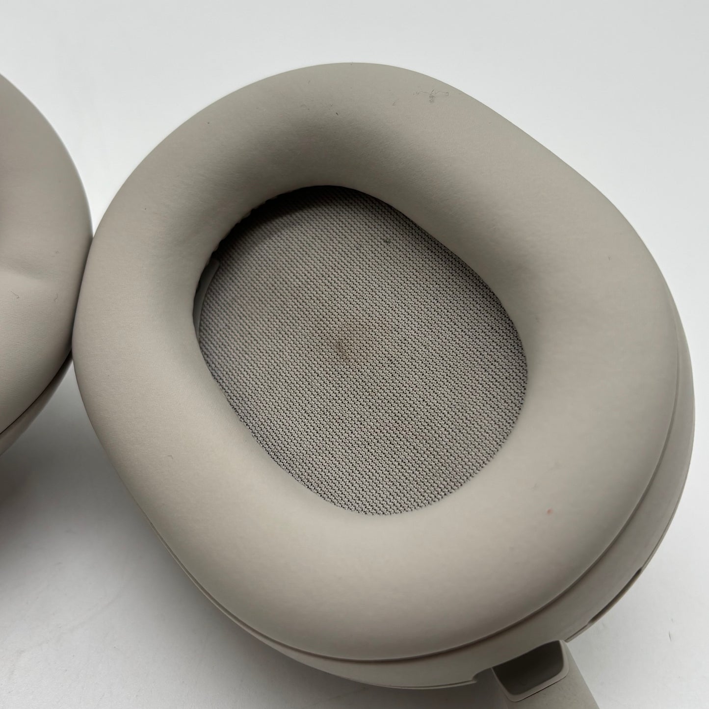 Sony WH-1000XM5 Silver Noise-Cancelling Wireless Over-Ear Bluetooth Headphones