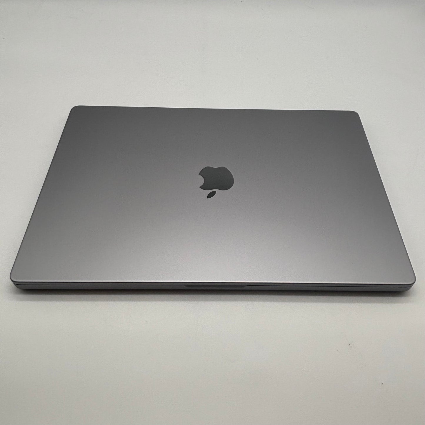2021 Apple MacBook Pro 16" M1 Max 24 Core 3.2GHz 32GB RAM 1TB SSD A2485