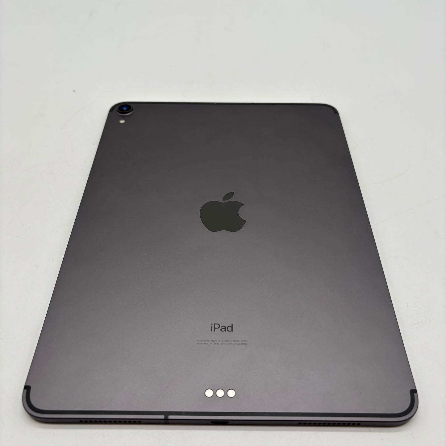 Unlocked Apple iPad Pro 11" 1st Gen 64GB Space Gray MU0P2LL/A