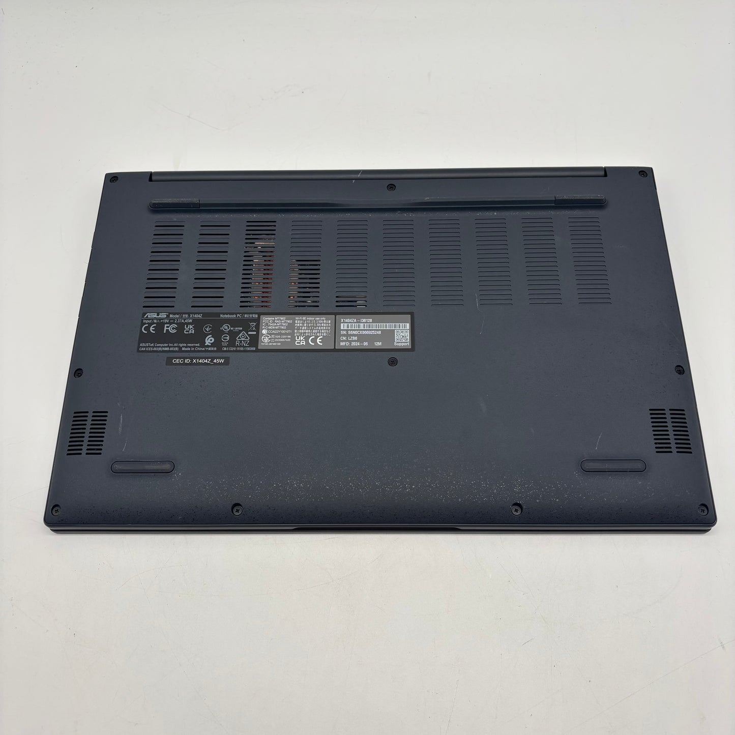 Asus Vivobook 14 X1404Z 14" i3-1215U 1.2GHz 8GB RAM 128GB SSD