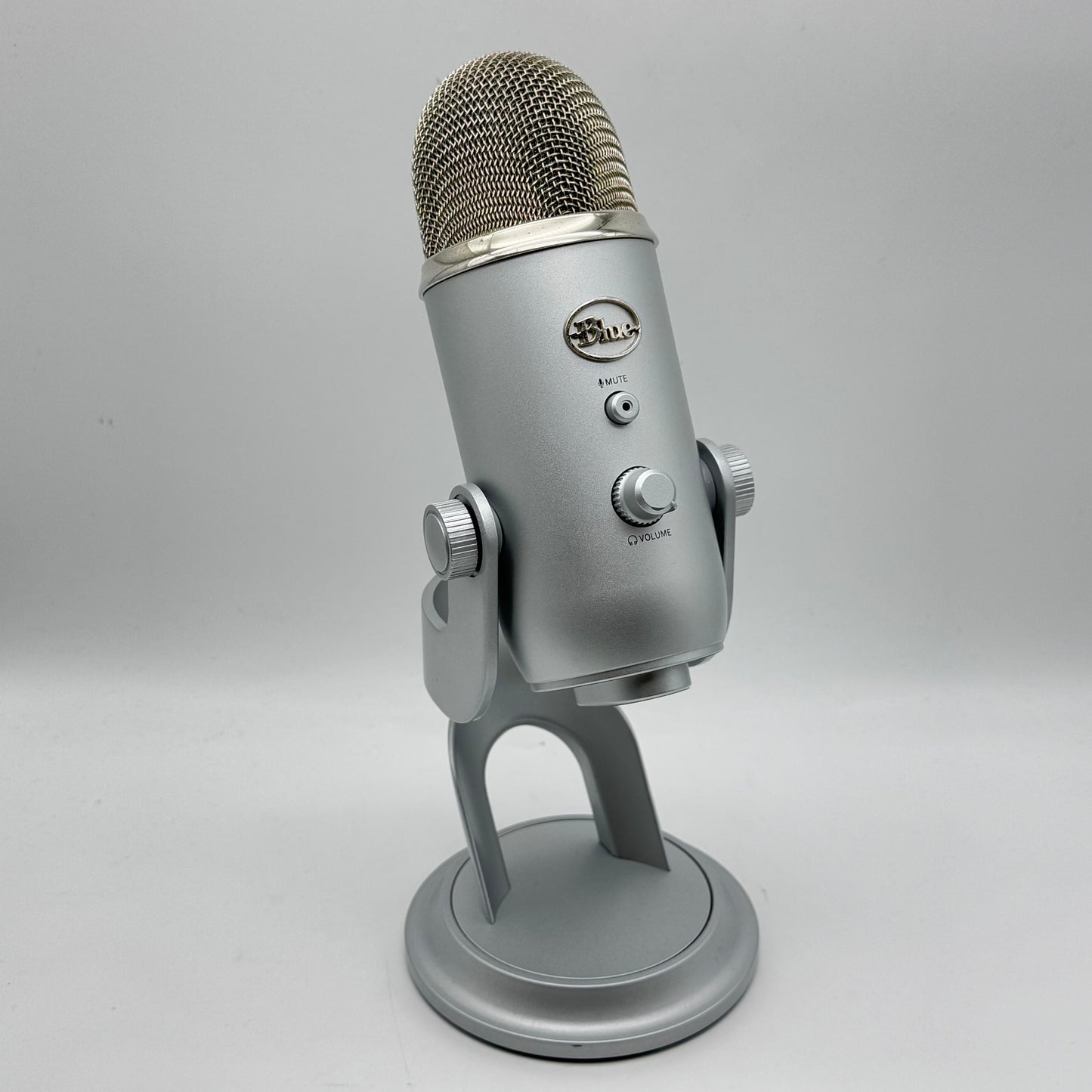 Logitech Blue Yeti Podcast Steaming USB Condenser Microphone A00132 888-000325