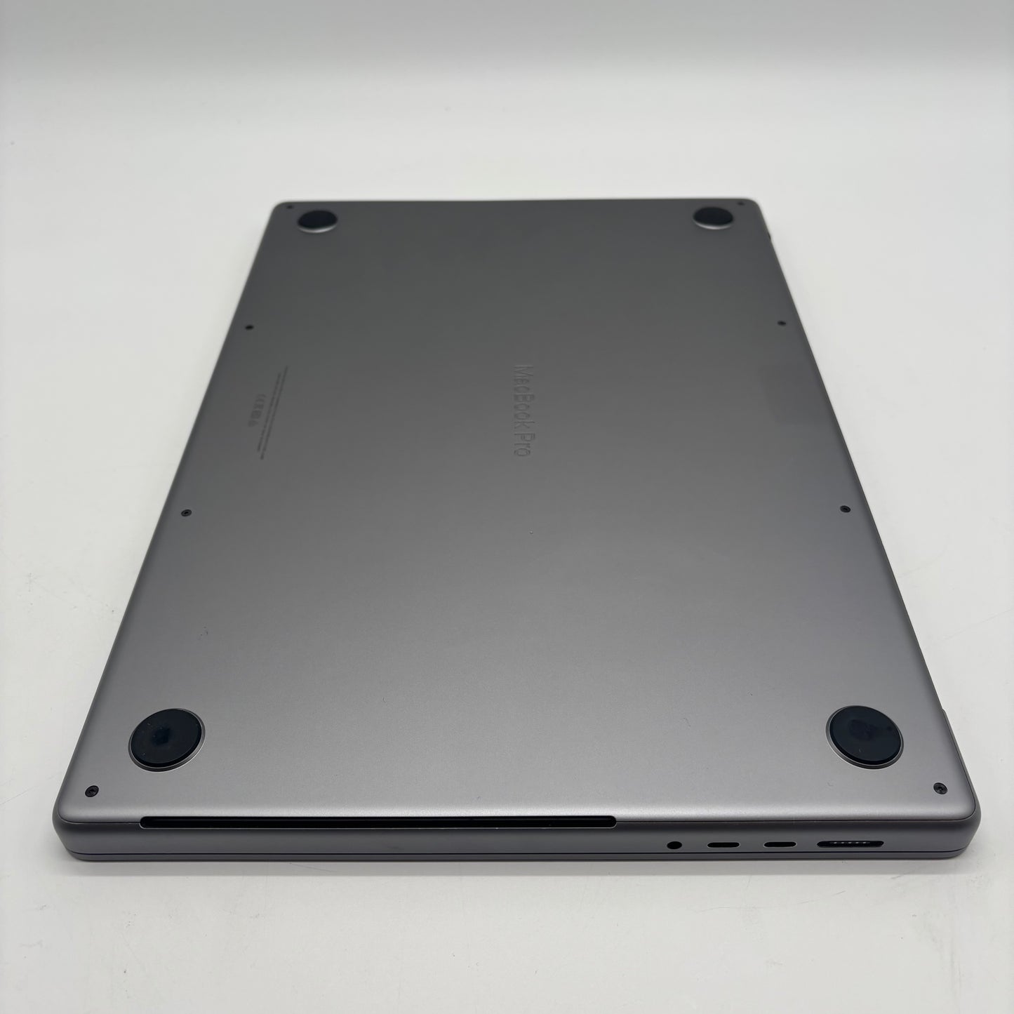 2021 Apple MacBook Pro 16" M1 Pro 16C GPU 3.2GHz 16GB RAM 512GB SSD A2485