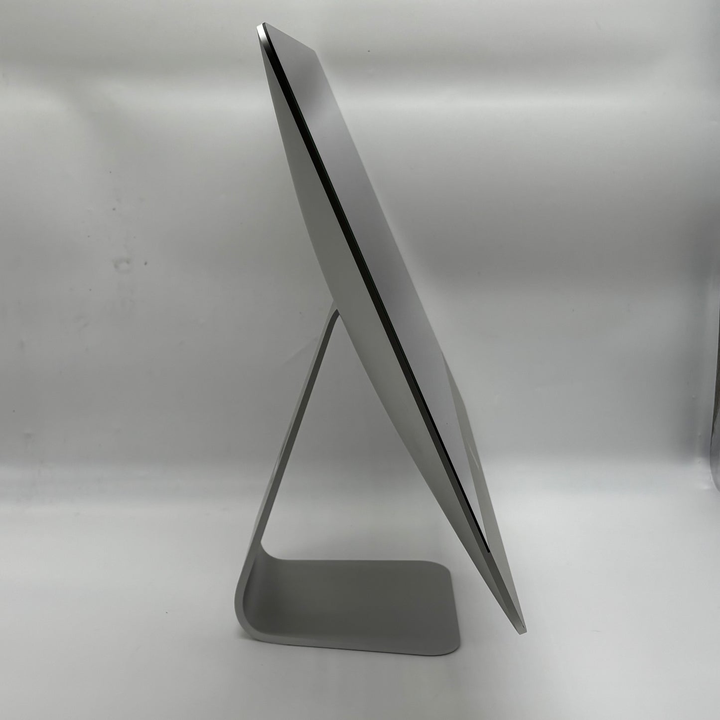 2019 Apple iMac 21.5" i5 3.0GHz 8GB RAM 1TB Fusion Silver A2116