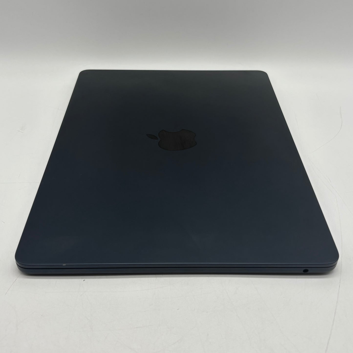 2022 Apple MacBook Air 13.6" M2 8C GPU 3.5GHz 8GB RAM 256GB SSD A2681