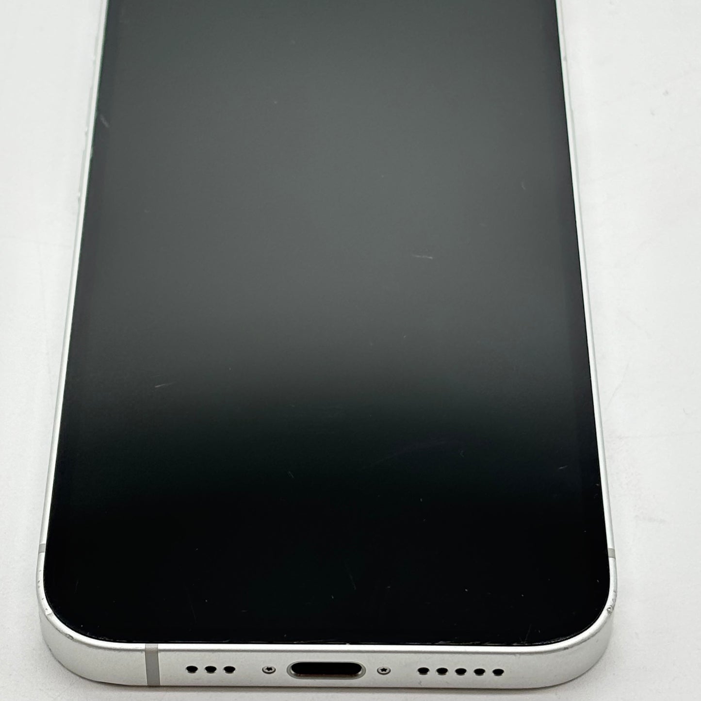 T-Mobile Apple iPhone 16e 128GB White MD0E4LL/A