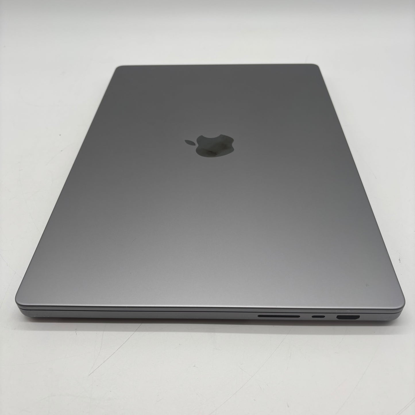 2021 Apple MacBook Pro 16" M1 Pro 16 Core 3.2GHz 16GB RAM 512GB SSD A2485