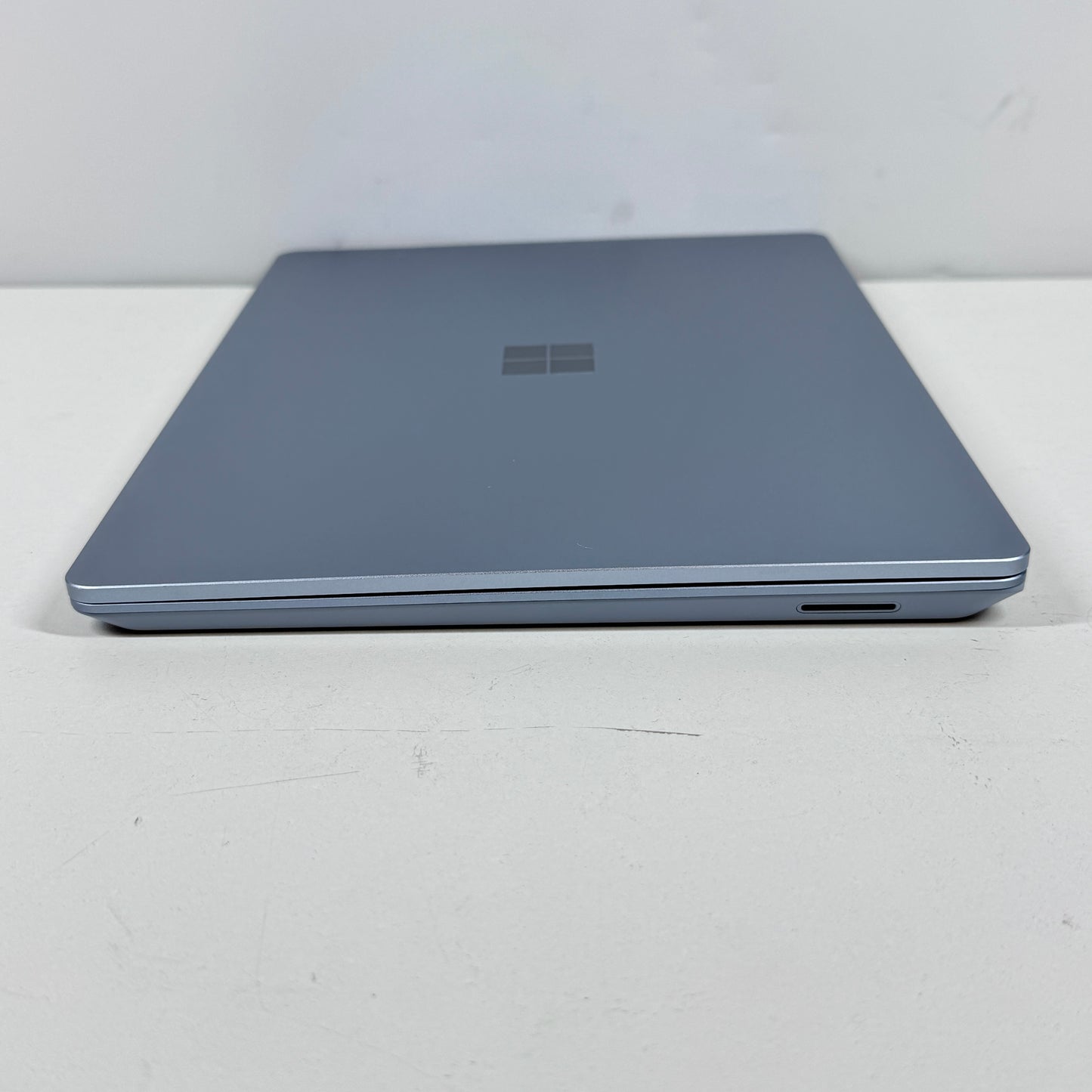 Microsoft Surface Laptop Go 2 2013 12.4" i5-1135G7 2.4GHz 8GB RAM 128GB SSD