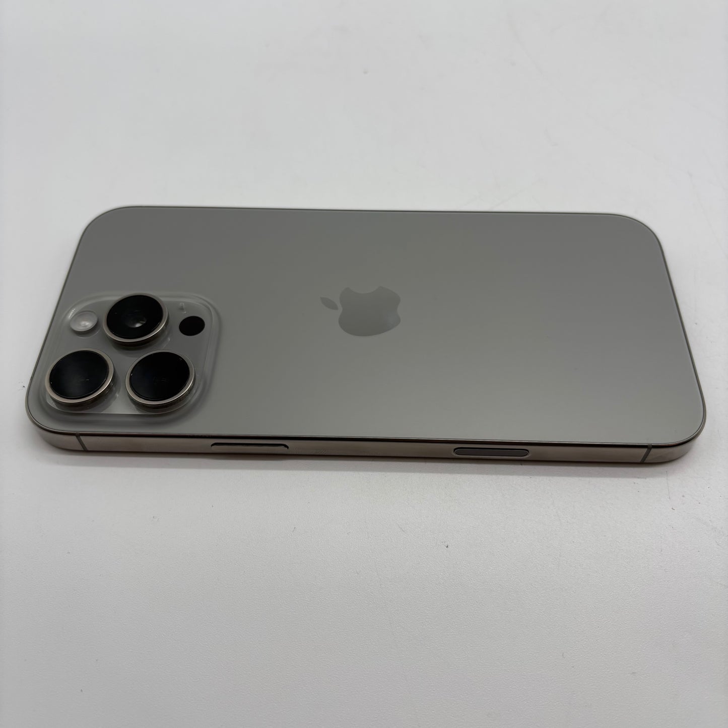 Unlocked Apple iPhone 16 Pro Max 512GB 26.1 Natural Titanium MYWA3LL/A